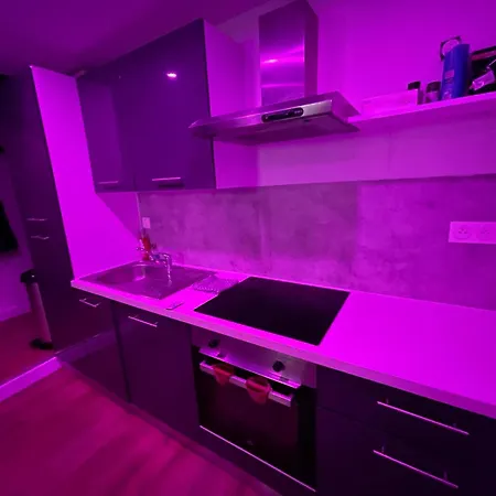 Apartment Nuit Magique Jacuzzi, Terrasse & Lit Motorise - 008