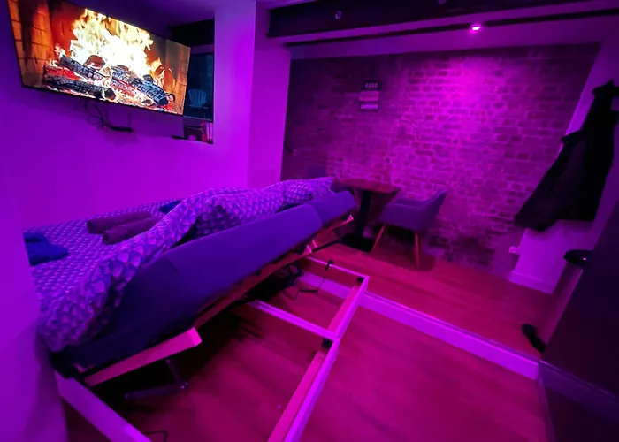 Nuit Magique Jacuzzi, Terrasse & Lit Motorise - 008 Apartman *