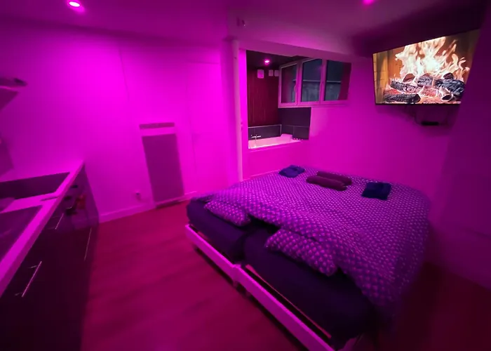 Nuit Magique Jacuzzi, Terrasse & Lit Motorise - 008 Apartment *